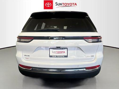 2023 Jeep Grand Cherokee Laredo