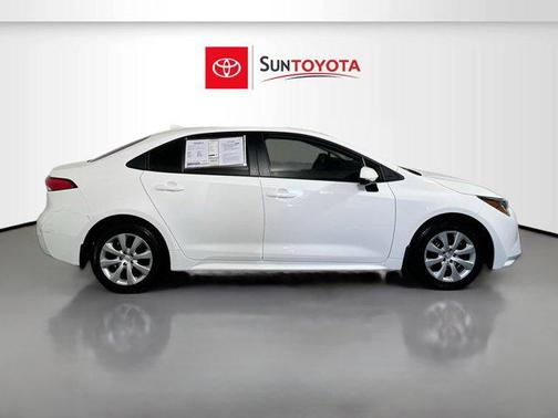 Ice Cap 2025 Toyota Corolla LE