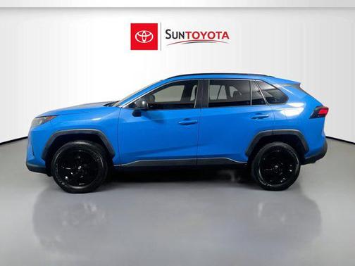 2020 Toyota RAV4 LE