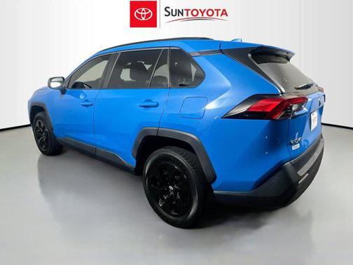 2020 Toyota RAV4 LE