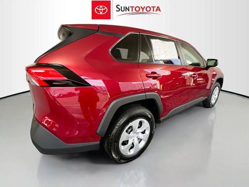 2025 Toyota RAV4 LE