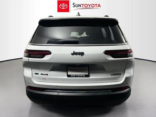 2022 Jeep Grand Cherokee L Laredo