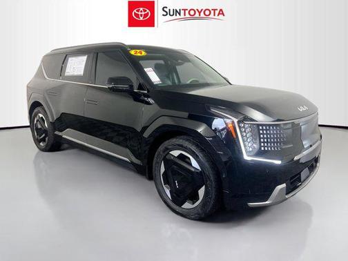 Aurora Black Pearl 2024 Kia EV9 Land