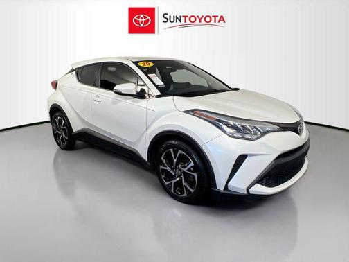Blizzard Pearl 2020 Toyota C-HR XLE