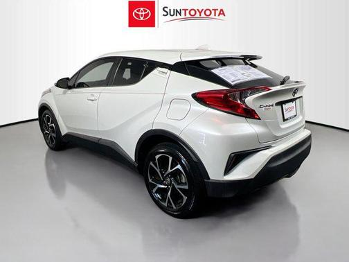 Blizzard Pearl 2020 Toyota C-HR XLE