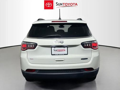 White Clearcoat 2019 Jeep Compass Latitude