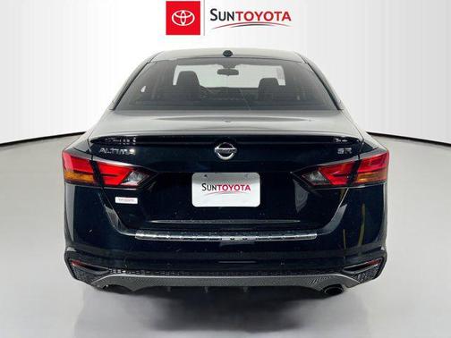 2022 Nissan Altima SR FWD