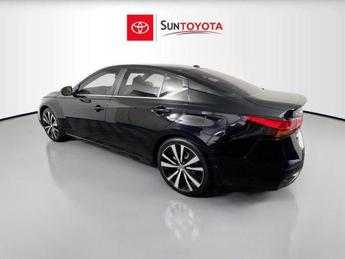 2022 Nissan Altima SR FWD