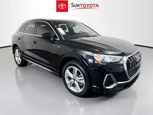 Mythos Black Metallic 2022 Audi Q3 45 S line Premium