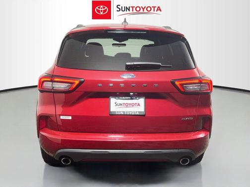 Rapid Red Metallic Tinted Clearcoat 2024 Ford Escape ST-Line