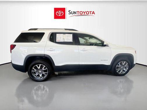 2023 GMC Acadia AWD SLT