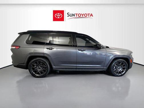 Baltic Gray Metallic Clearcoat 2023 Jeep Grand Cherokee L Summit Reserve