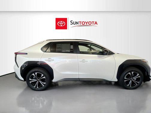 2025 Toyota bZ4X XLE