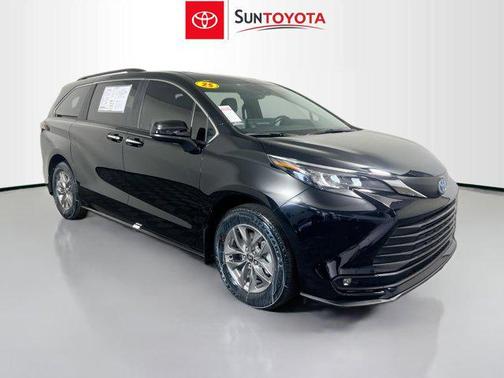 2025 Toyota Sienna XLE