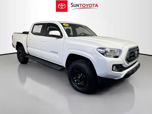 White 2022 Toyota Tacoma SR5