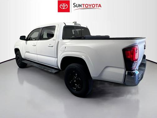 White 2022 Toyota Tacoma SR5
