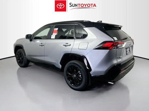 2025 Toyota RAV4 Hybrid SE
