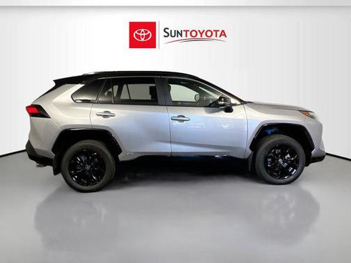 2025 Toyota RAV4 Hybrid SE