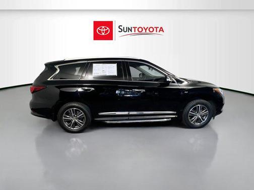 2017 INFINITI QX60 Base