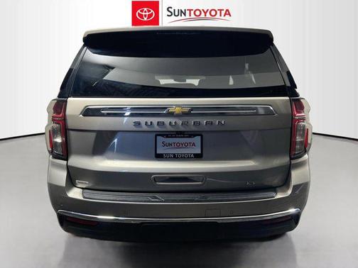 2022 Chevrolet Suburban LT