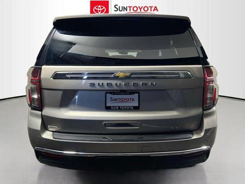 2022 Chevrolet Suburban LT