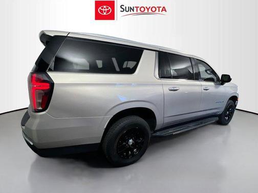 2022 Chevrolet Suburban LT