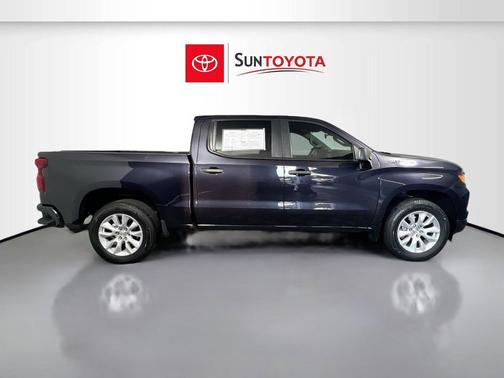 Dark Ash Metallic 2022 Chevrolet Silverado 1500 Custom