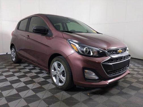 Photo 2 of 29 of 2019 Chevrolet Spark LS