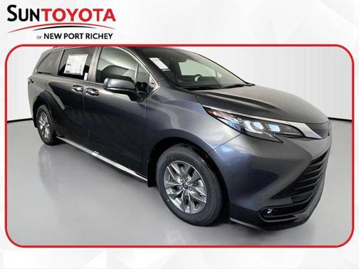 2025 Toyota Sienna XLE