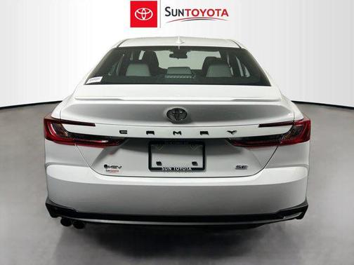 Ice Cap 2026 Toyota Camry SE