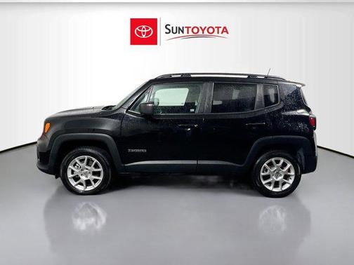 Black Clearcoat 2022 Jeep Renegade Latitude