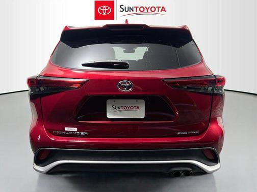 2022 Toyota Highlander XSE