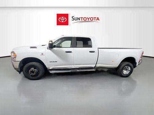 2024 RAM 3500 Big Horn Crew Cab 4x4 8' Box