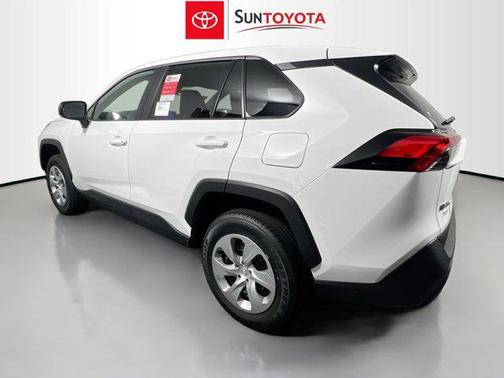 2025 Toyota RAV4 LE
