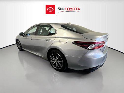 2021 Toyota Camry Hybrid XLE