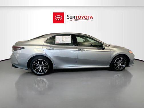 2021 Toyota Camry Hybrid XLE