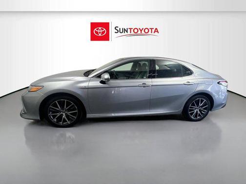 2021 Toyota Camry Hybrid XLE