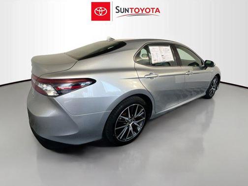 2021 Toyota Camry Hybrid XLE