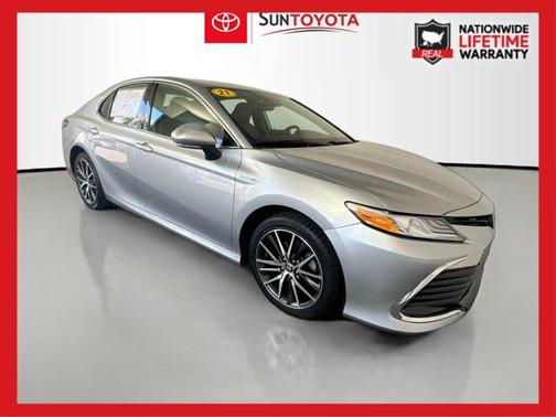 2021 Toyota Camry Hybrid XLE