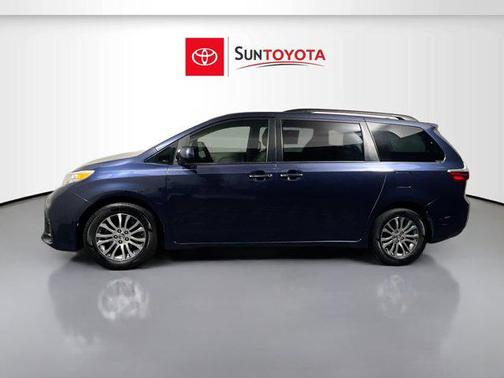 2018 Toyota Sienna XLE