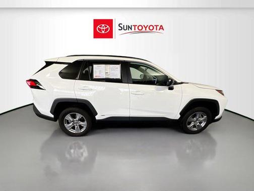2024 Toyota RAV4 Hybrid SE