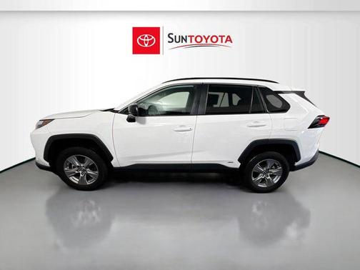 2024 Toyota RAV4 Hybrid SE