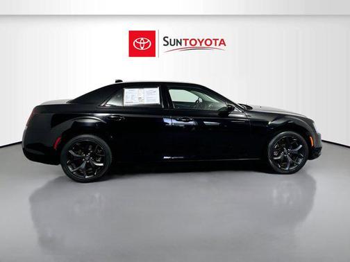 2021 Chrysler 300 Touring