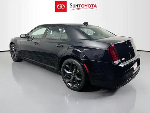 2021 Chrysler 300 Touring