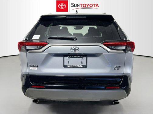 2025 Toyota RAV4 Hybrid SE