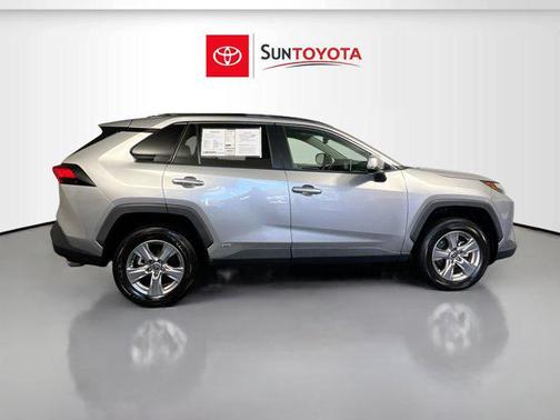 2022 Toyota RAV4 Hybrid XLE