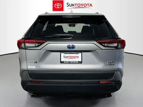 2022 Toyota RAV4 Hybrid XLE