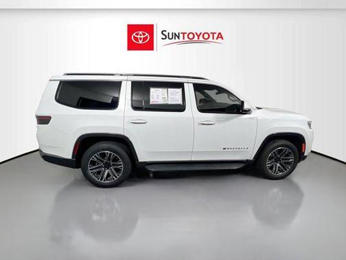 2022 Jeep Wagoneer Series III 4x2