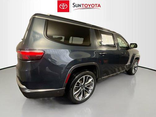 2022 Jeep Wagoneer Series III 4x4