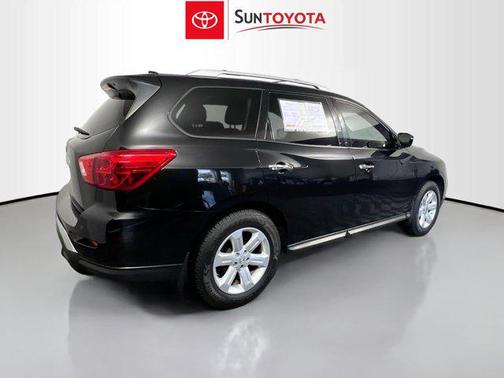 2019 Nissan Pathfinder S